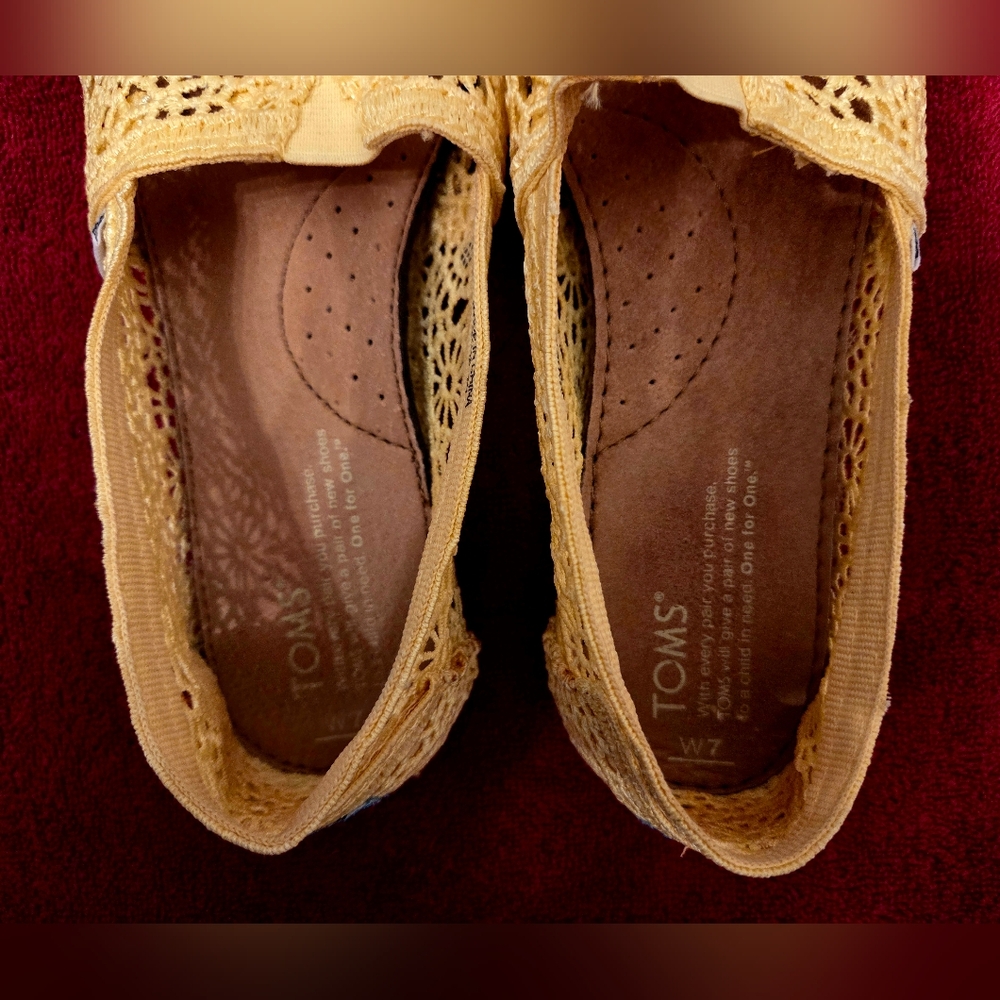 Toms Women's Lace Crochet Slip-On Flats in Cream - Picture 5 of 6